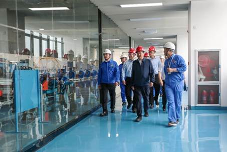 打造向上向前第一象限生力軍 錘煉甘于做人做事作難、受苦受累受屈的企業家隊伍——河南投資集團黨委書記、董事長劉新勇蒞臨安彩高科開展主題教育調研