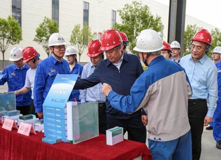 打造向上向前第一象限生力軍 錘煉甘于做人做事作難、受苦受累受屈的企業家隊伍——河南投資集團黨委書記、董事長劉新勇蒞臨安彩高科開展主題教育調研